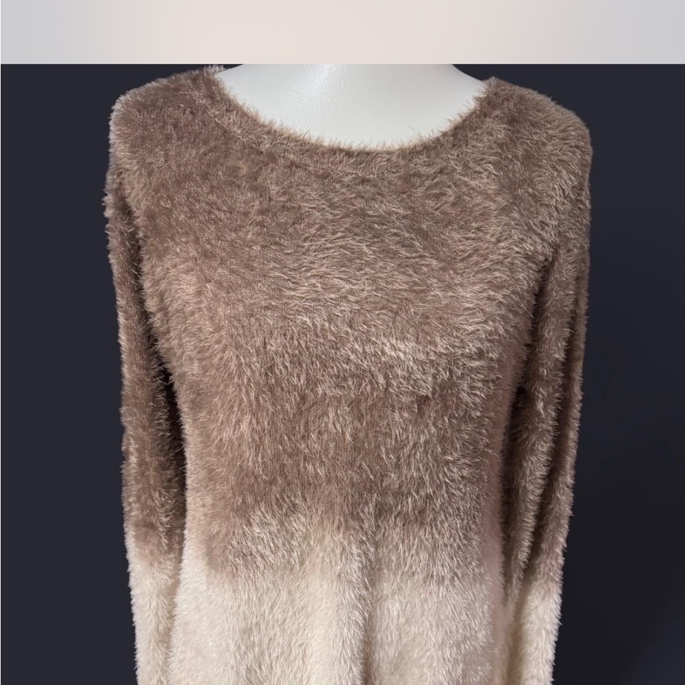 Easel S/M Fuzzy Brown and Cream Extremely Soft Sweater
